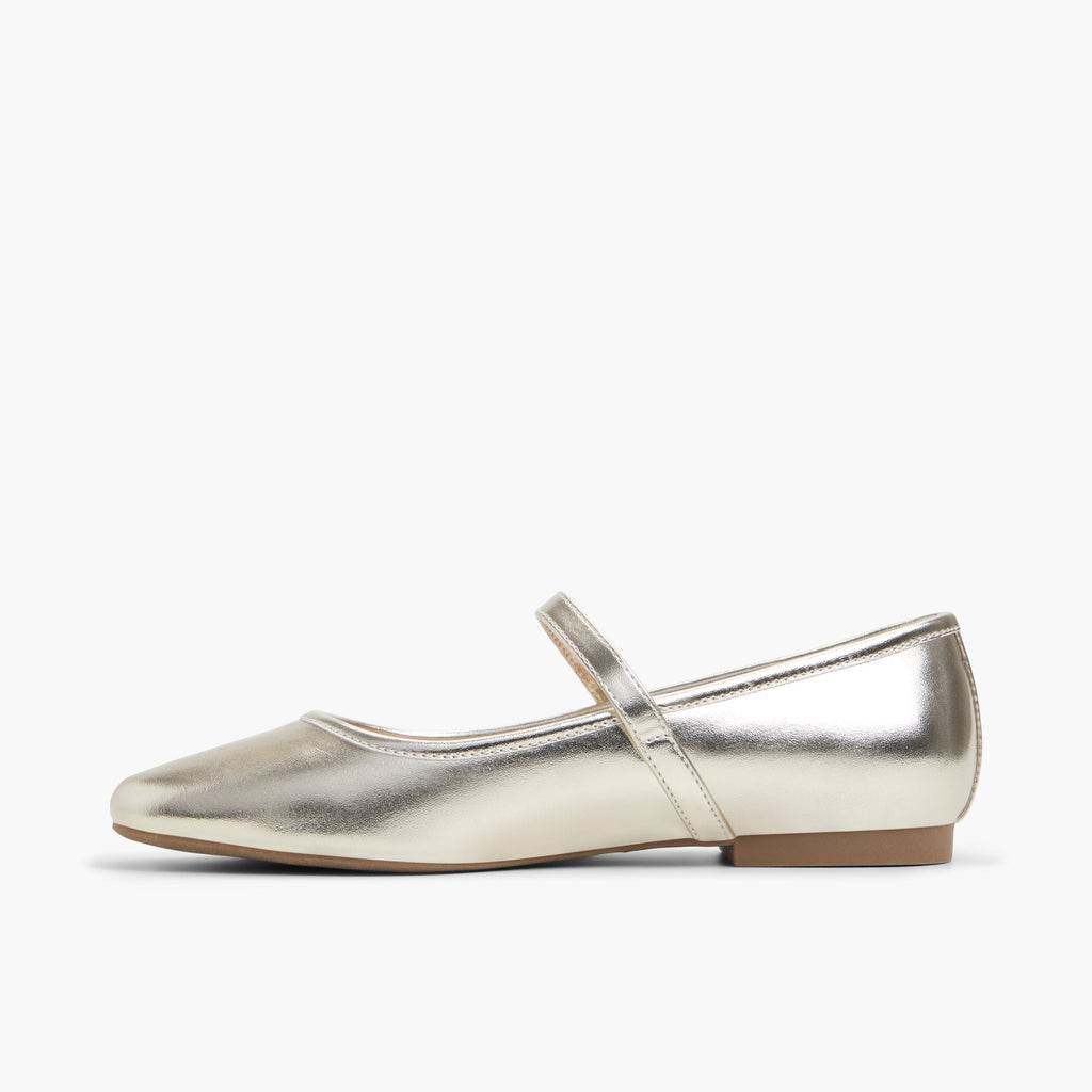 Janeyy Champagne shoes - image 4 - Call It Spring KSA