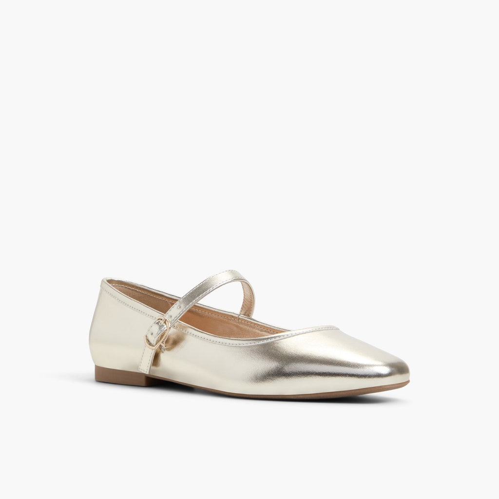 Janeyy Champagne shoes - image 5 - Call It Spring KSA