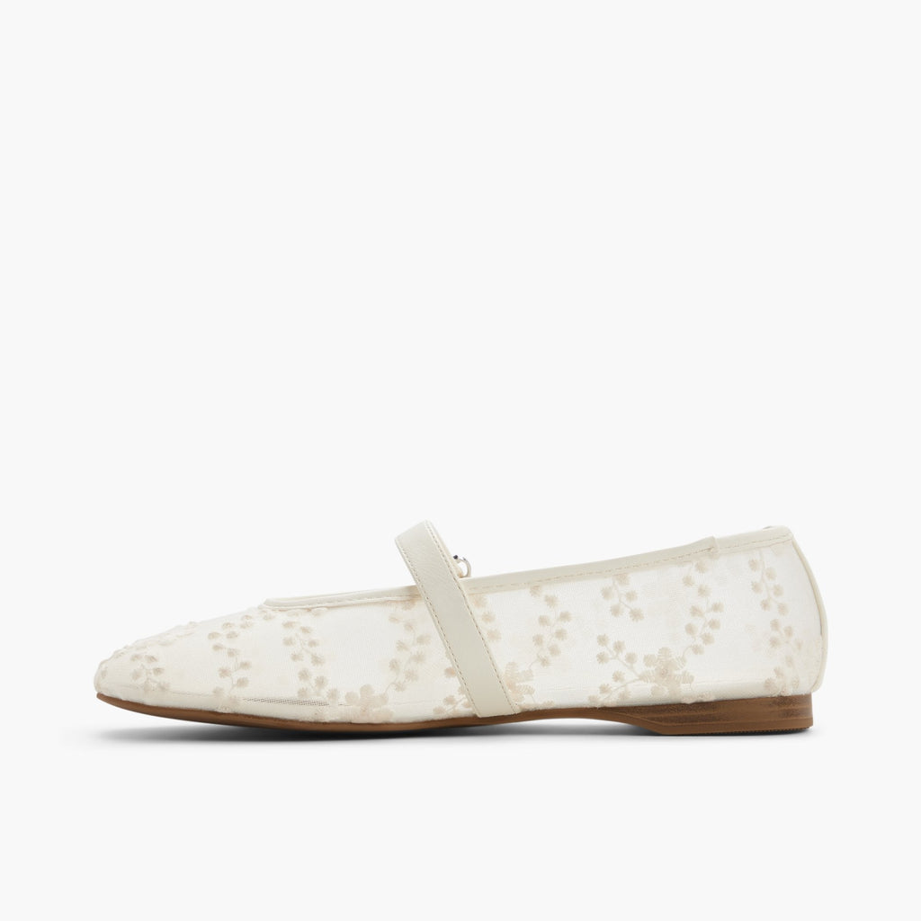 Elyiaa Other white shoes - image 3 - Call It Spring KSA